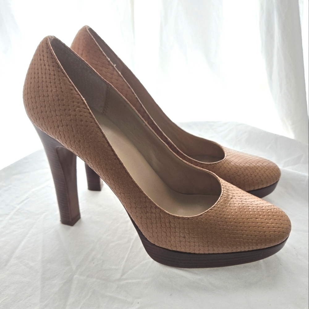 Michael Kors Snakeskin Heels EUC - Picture 3 of 16